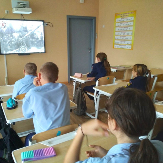Классный час, посвящённый подвигу 28 панфиловцев..